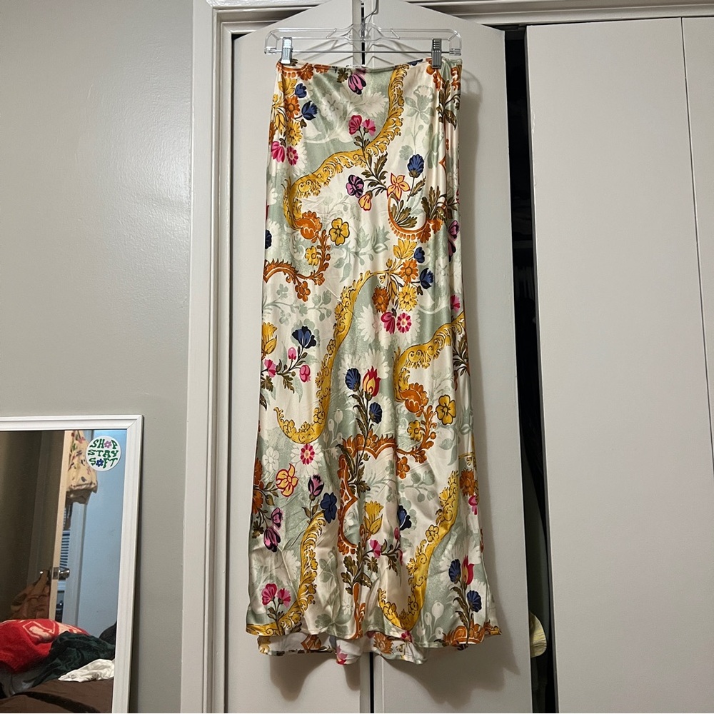 [Reformation] silk long skirt with floral pattern